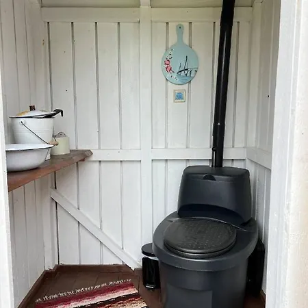 Abbis Lillstuga Semesterbostad Alskat